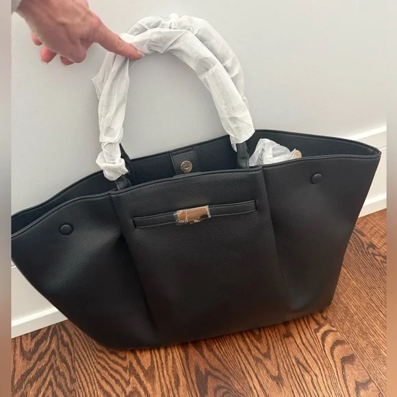 New in box Large Tote Bag Purse Faux Leather Double Handle Shoulder Black Gold - Picture 2 of 4